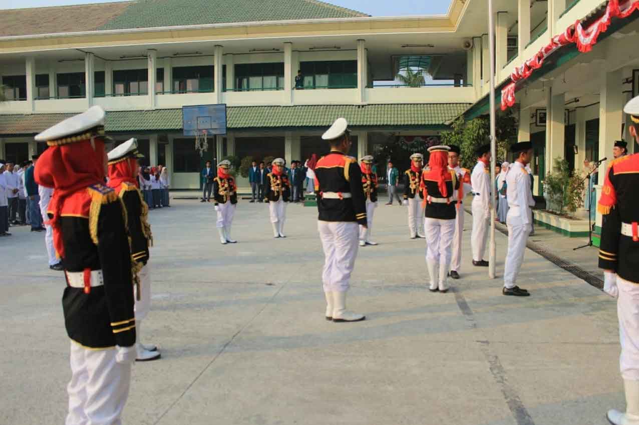 Kegiatan siswa SMA Islam PB Soedirman 2 Bekasi
